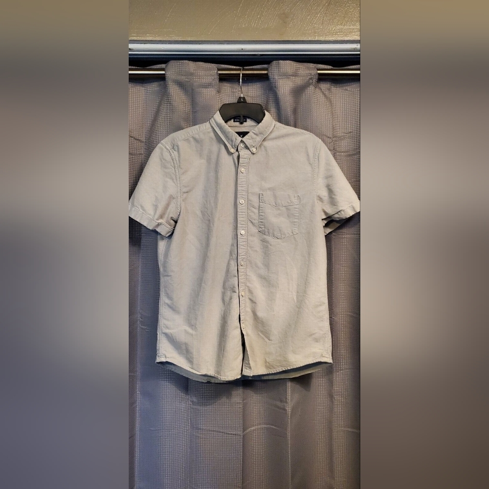 American Eagle causal button down